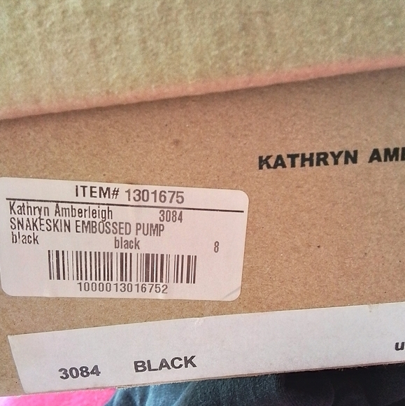 NWB!! Kathryn Amberleigh Snakeskin Embossed Pump. - Picture 5 of 6